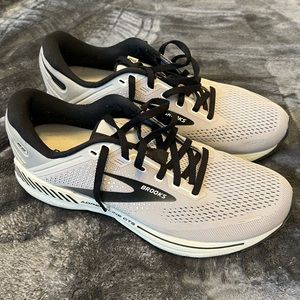 Brooks adrenaline gts sz 9